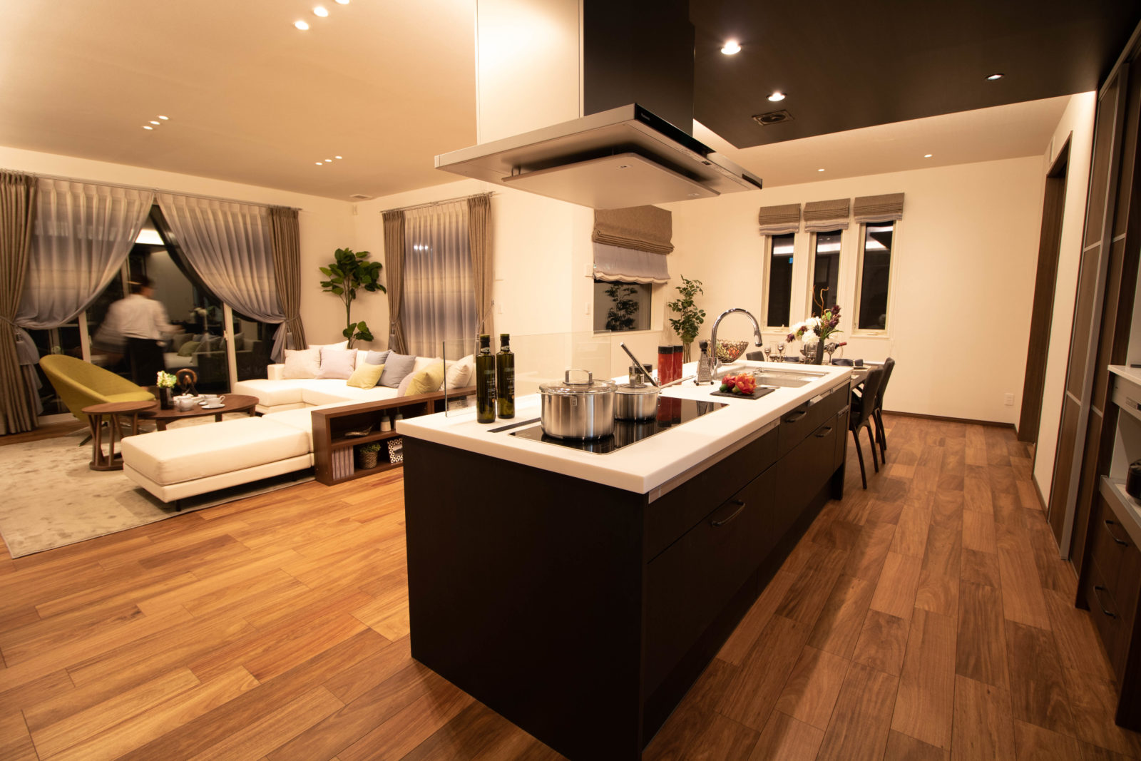 石田屋駅前総合展示場