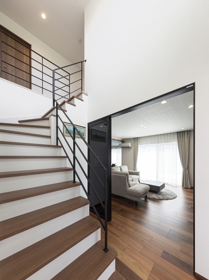スーモ掲載、注文住宅の建築実例より階段